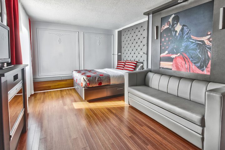 Room 93 of 127