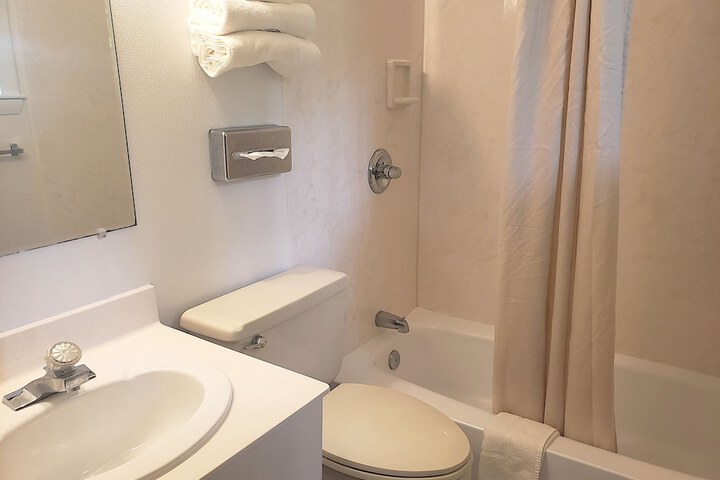 Room 17 of 36