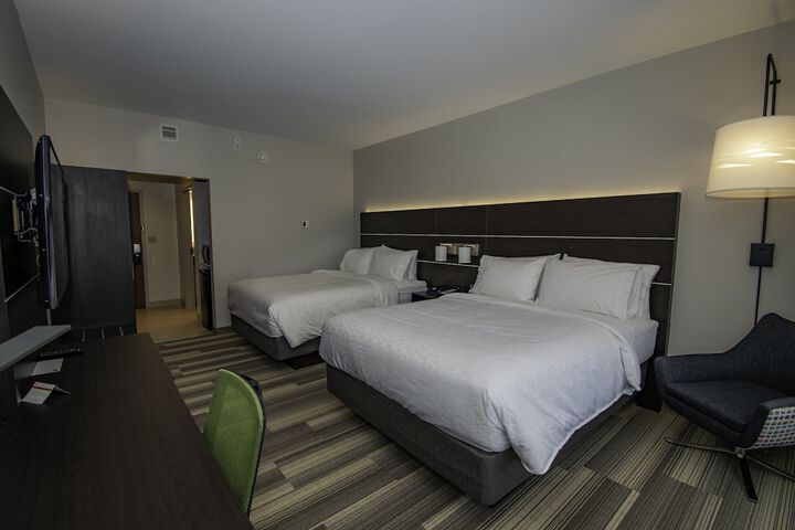 Holiday Inn Express & Suites Tonawanda - Buffalo Area by IHG