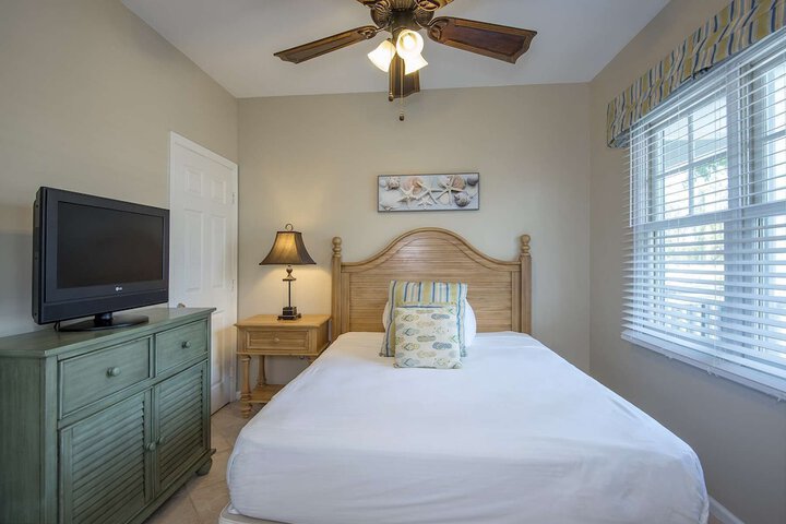 Room 107 of 172