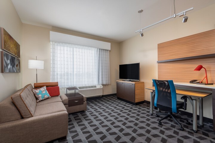 Room 43 of 61