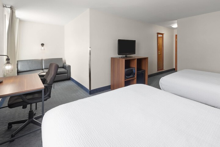 Super 8 by Wyndham Trois-Rivieres