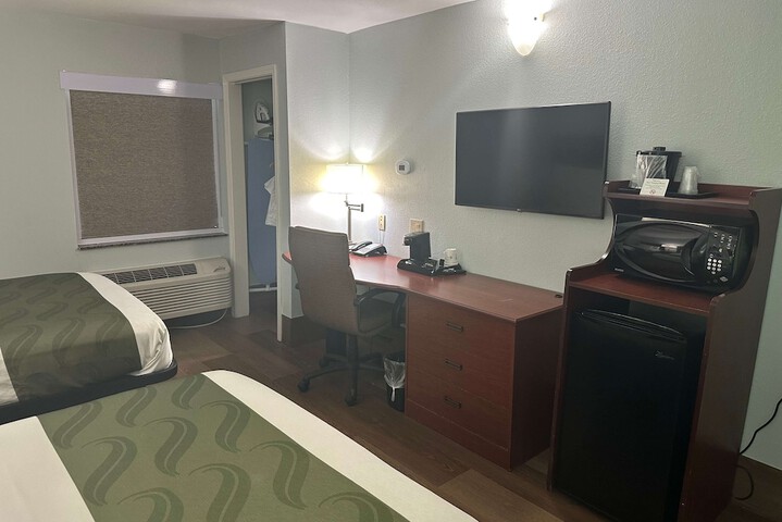 Room 13 of 22