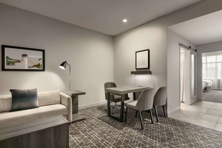 Room 19 of 48