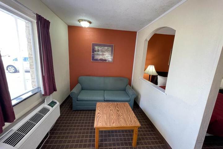 Room 53 of 107
