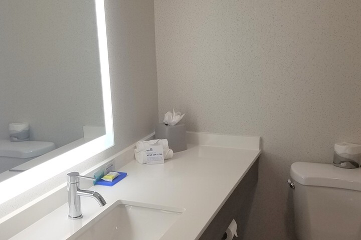 Holiday Inn Express Irwin (PA TPK Exit 67) by IHG