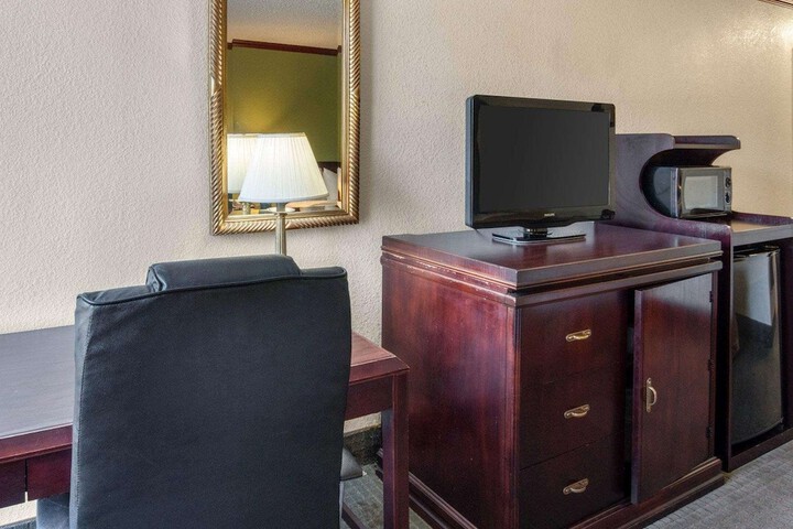 Room 14 of 31