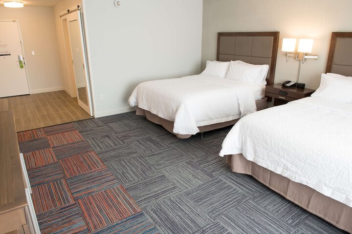 Room 28 of 40