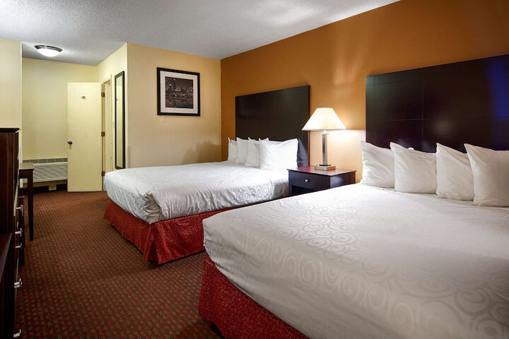 Room 6 of 27