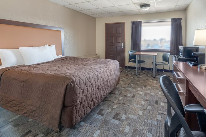 Room 33 of 51