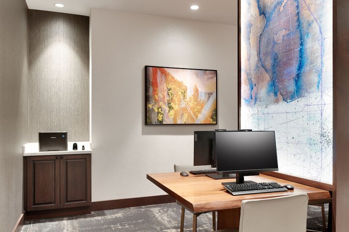 Business Center 59 of 60