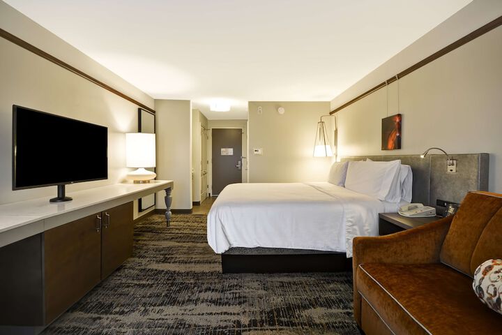 Room 29 of 48