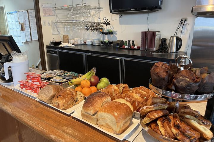 Breakfast/Coffee Service 47 of 52