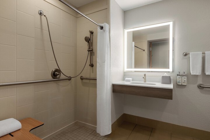 Holiday Inn Express & Suites Fort Lauderdale Airport South by IHG