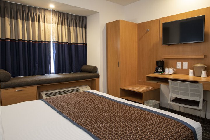 Room 46 of 89