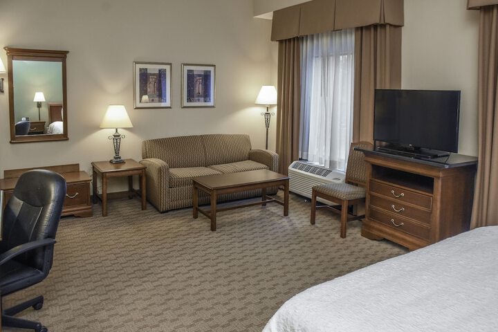 Hampton Inn & Suites Youngstown-Canfield