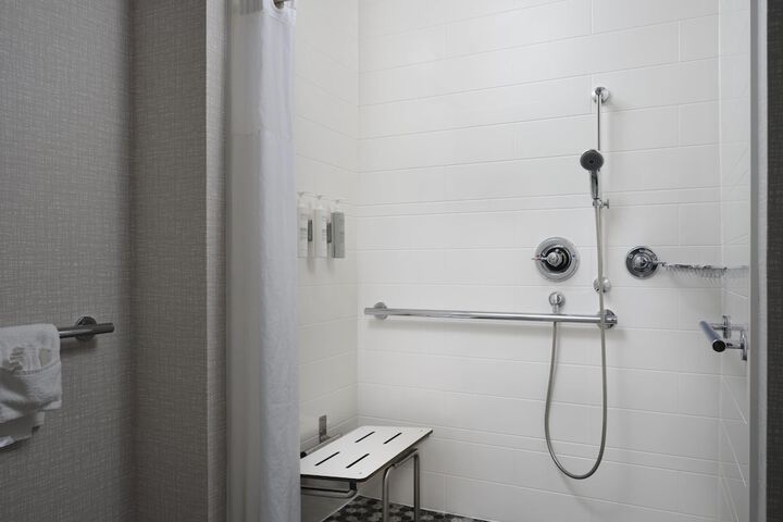 Hampton Inn & Suites Dallas-DFW ARPT W-SH 183 Hurst