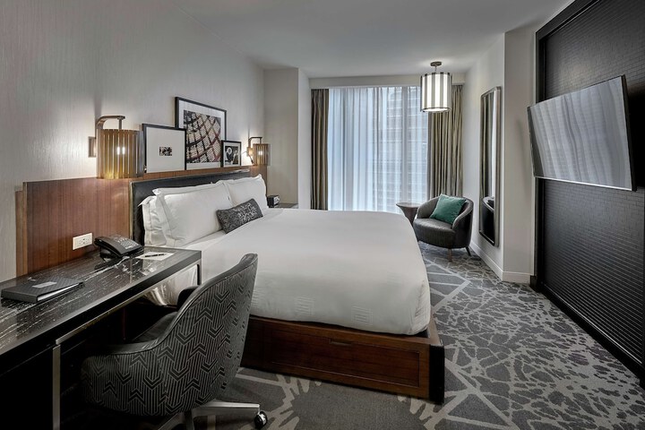 LondonHouse Chicago Curio Collection by Hilton