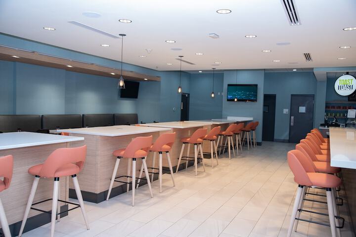 Holiday Inn & Suites Fayetteville W-Fort Bragg Area by IHG