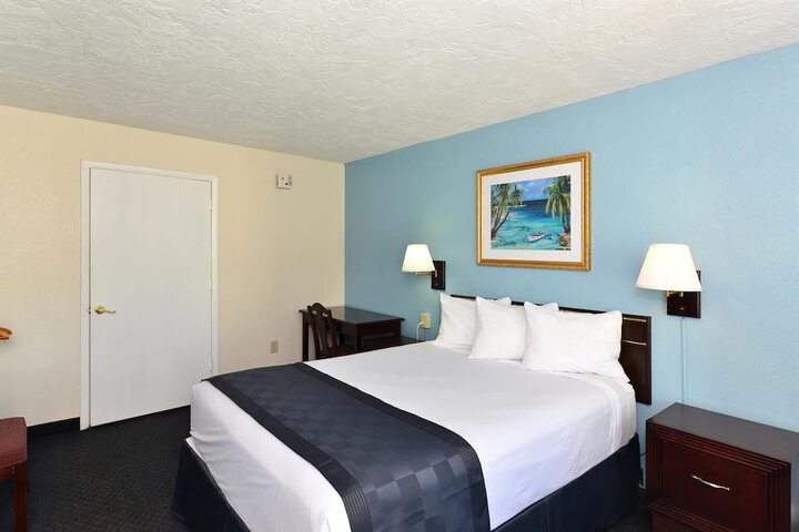Room 20 of 28
