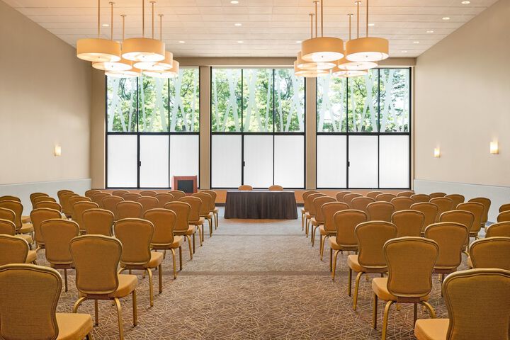 Holiday Inn Boston - Cambridge Area by IHG