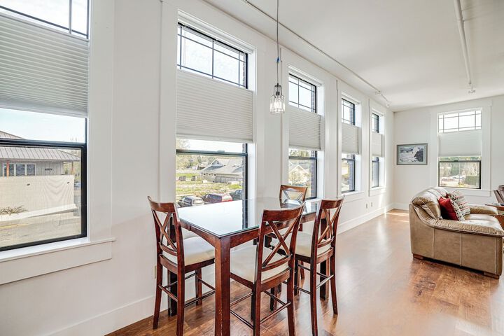 Modern Blaine Condo Rental 1 Mi to Boat Harbor!