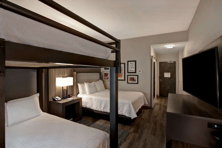Room 53 of 105