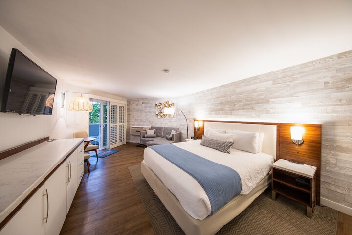 SeaCrest OceanFront Hotel