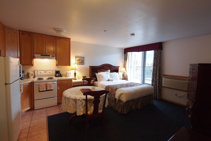Room 8 of 19