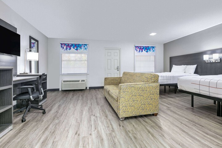 Room 61 of 102