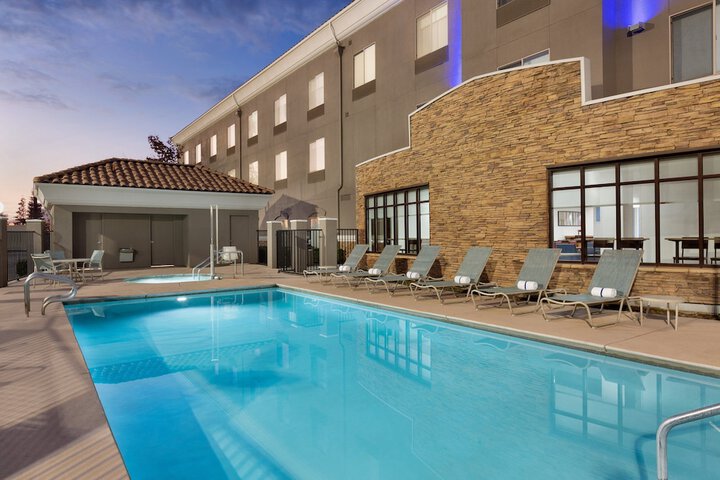 Pool 7 of 53