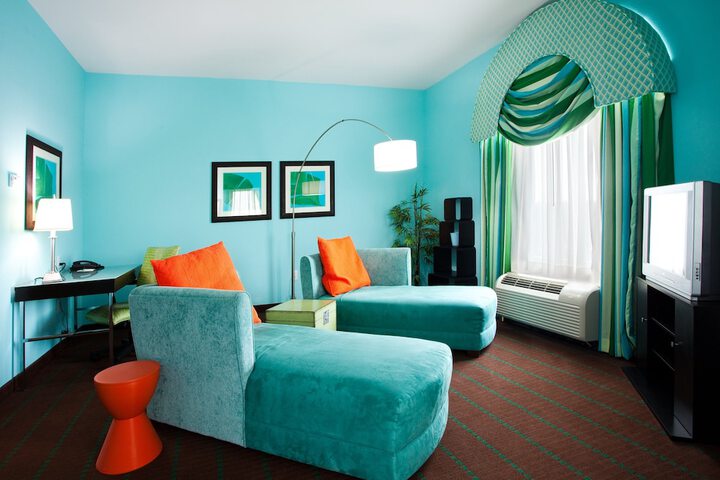 Room 18 of 35
