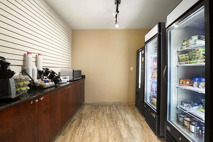 Ramada by Wyndham Edson