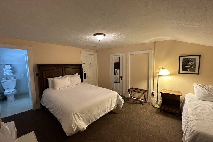 Room 48 of 61