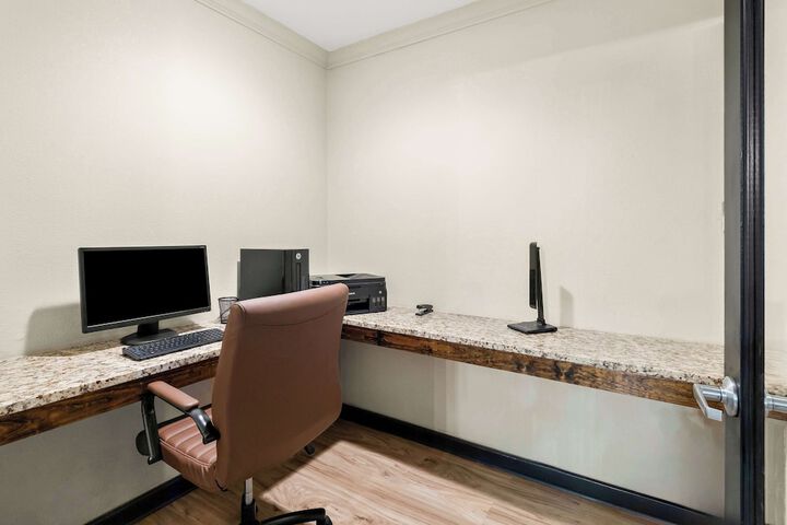 Business Center 29 of 29