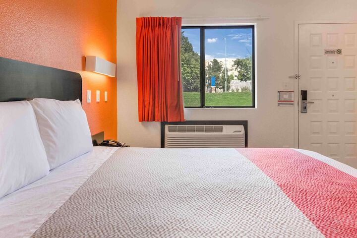Room 15 of 23