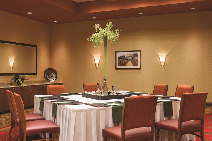 Dining 48 of 57