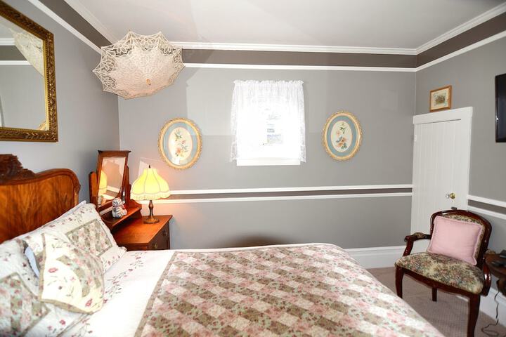 Room 27 of 52