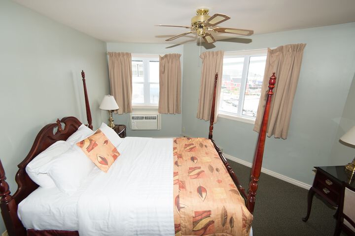 Room 35 of 48