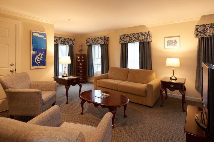Room 28 of 77