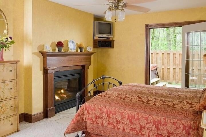 Garth Woodside Mansion B & B
