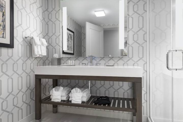 Courtyard by Marriott Edgewater NYC Area
