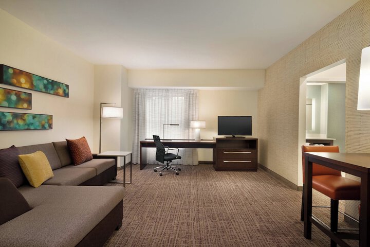 Room 13 of 26
