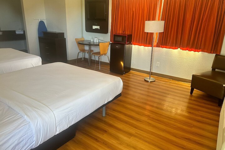 Room 33 of 43