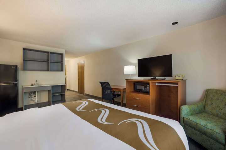 Room 20 of 33