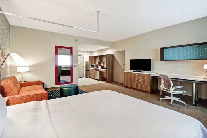 Room 25 of 40