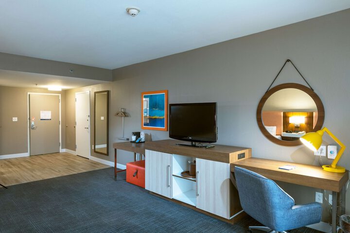 Room 7 of 28