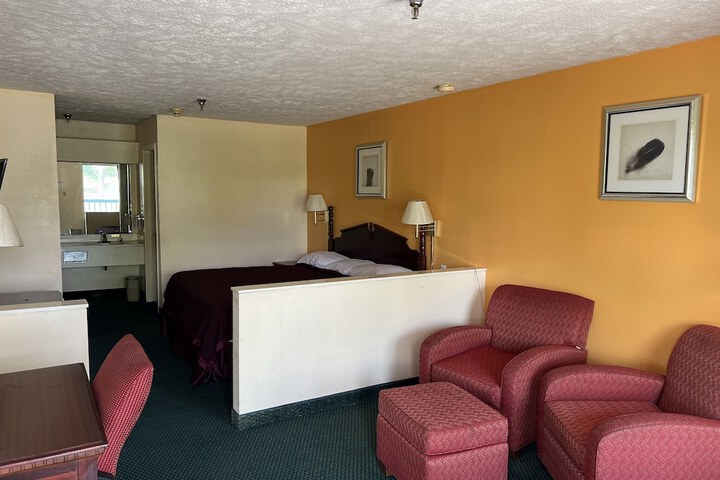 Room 26 of 29