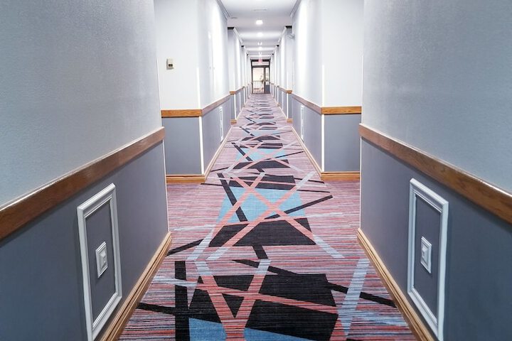 Ballroom/Hall 33 of 35