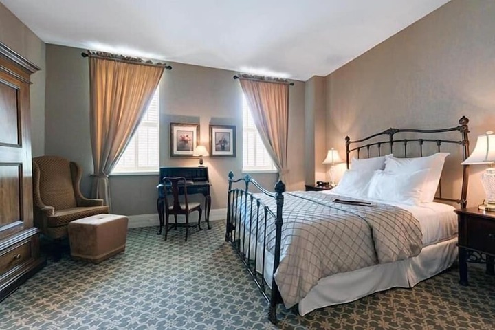 Room 16 of 52